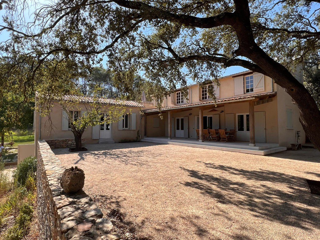 Idyllic Riverside Provencal Farmhouse