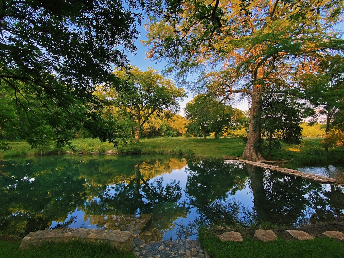 The Springs Retreat - Ranch House