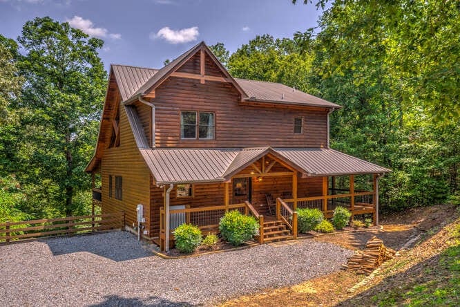 Lazy Dayz Blue Ridge Cabin