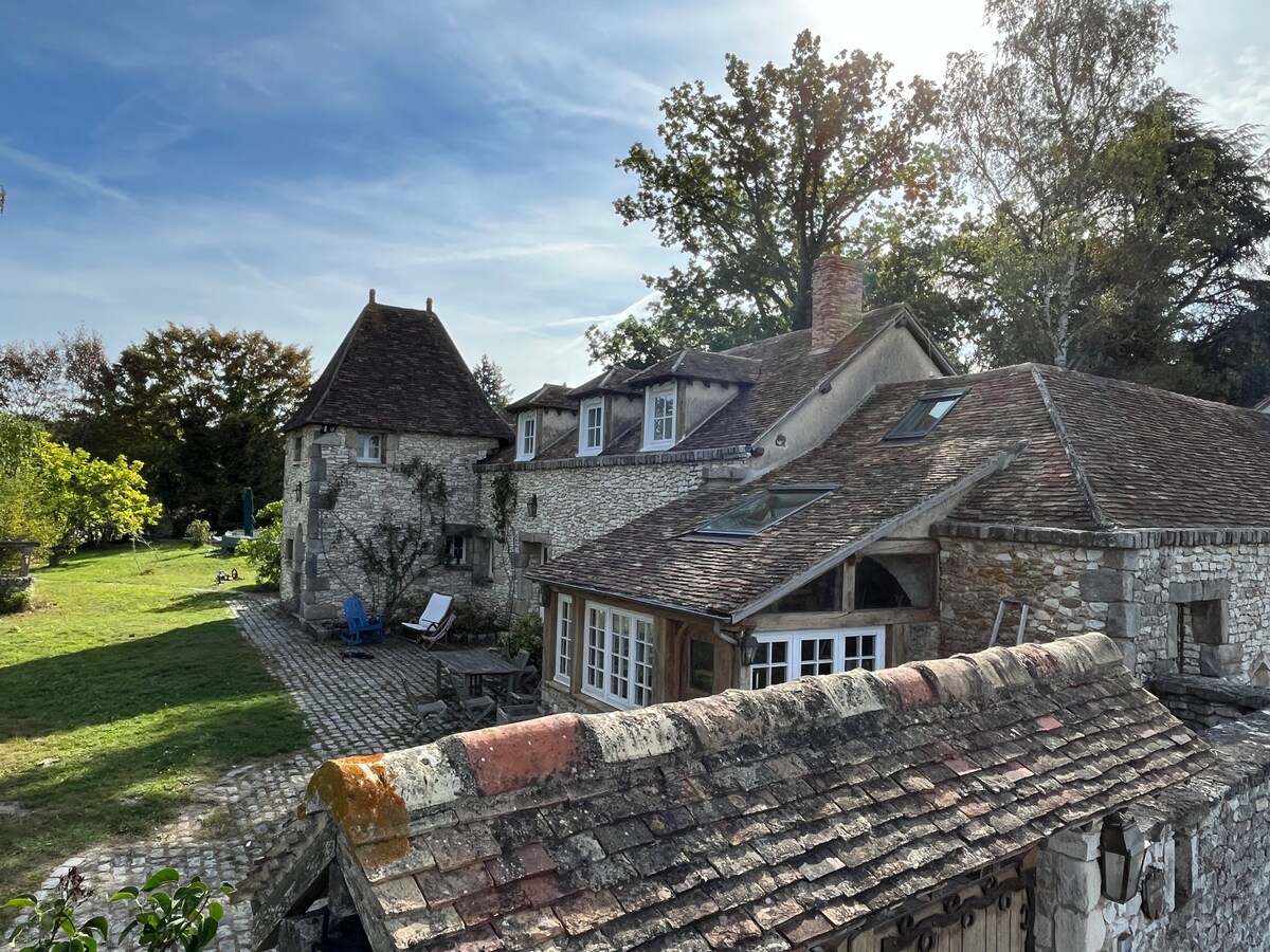 Large country house - 35' from Paris - Pool