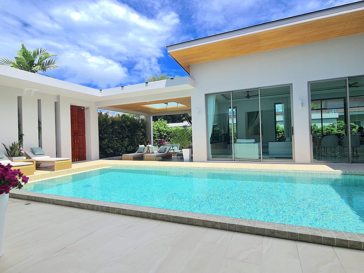Villa Mimosa III, Spacious 4 Bedroom Private pool