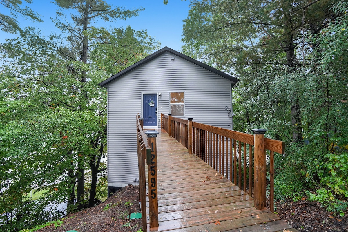 Tranquil Maston Lake Home: Stunning Views, 3 Decks