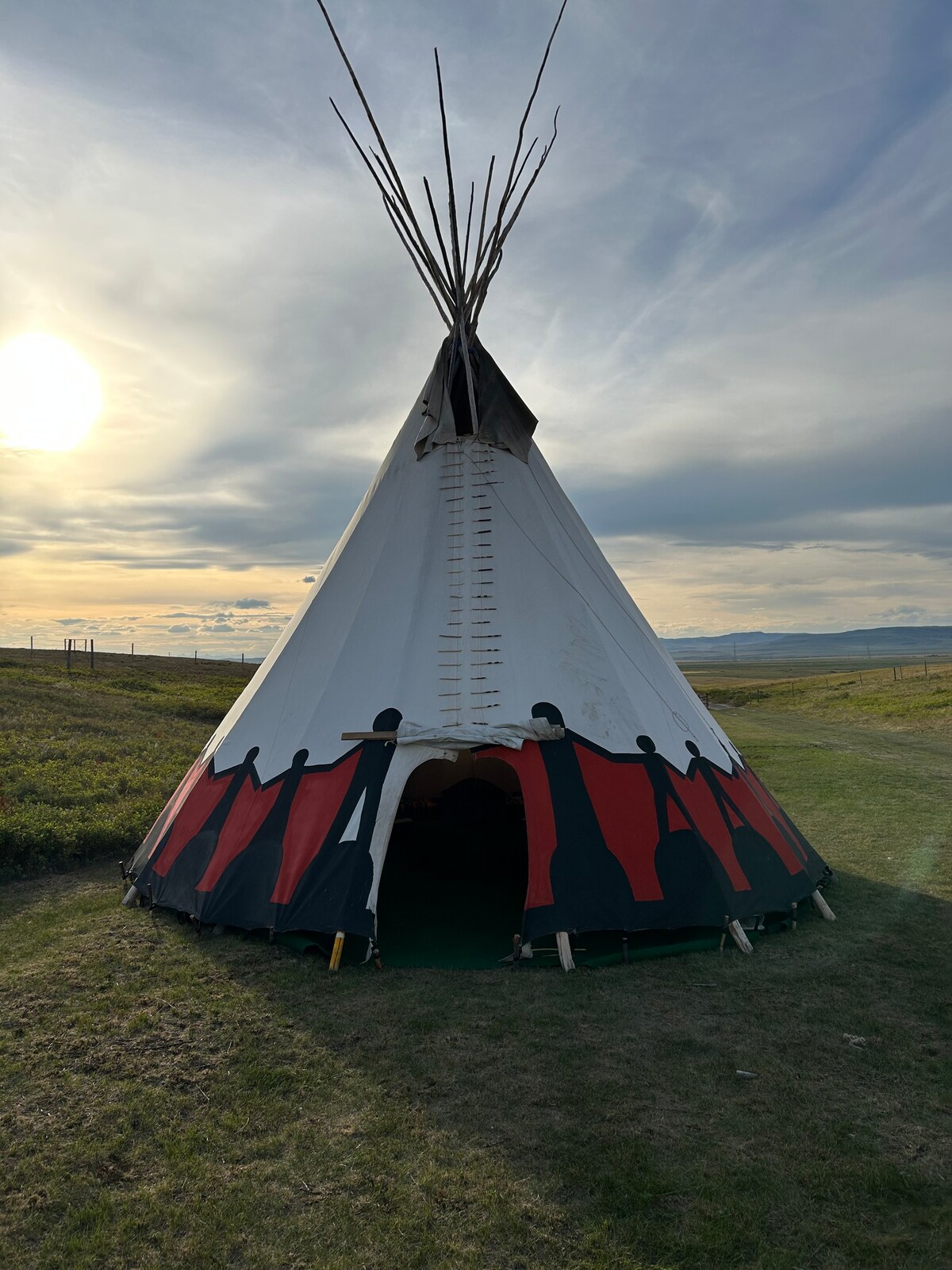 Painted Blackfoot Tipi (23ft)