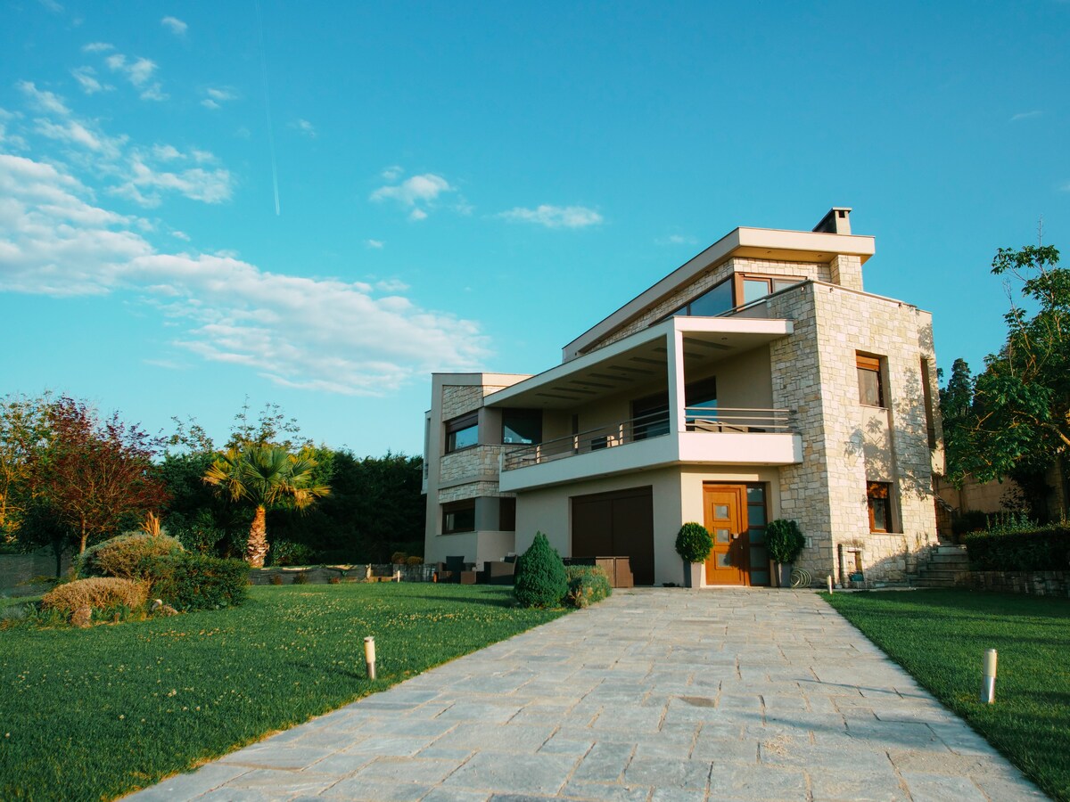 Luxury Villa Kassandrino