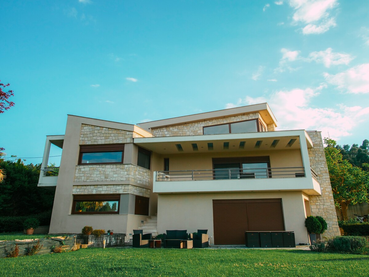 Luxury Villa Kassandrino