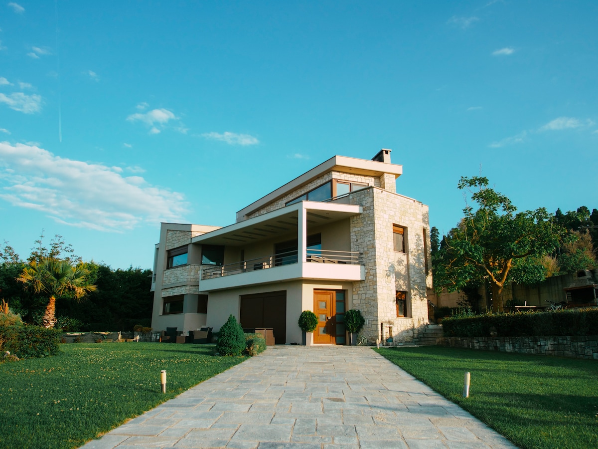 Luxury Villa Kassandrino