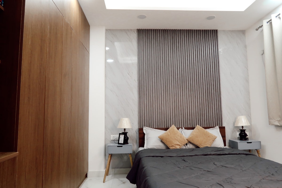 The Luxe Stays in Central Delhi