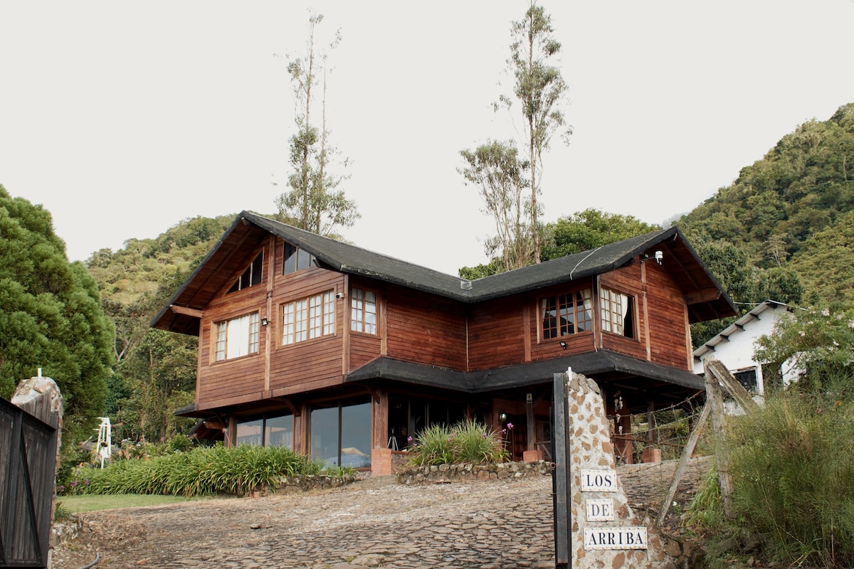 Cabaña rústica con piscina para 14 personas