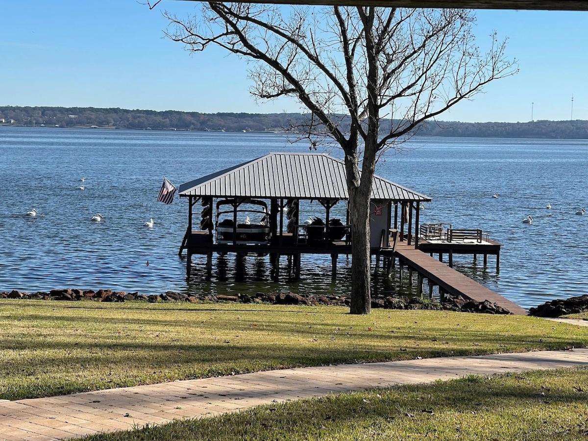 Luxury on the Lake at Legends Retreat