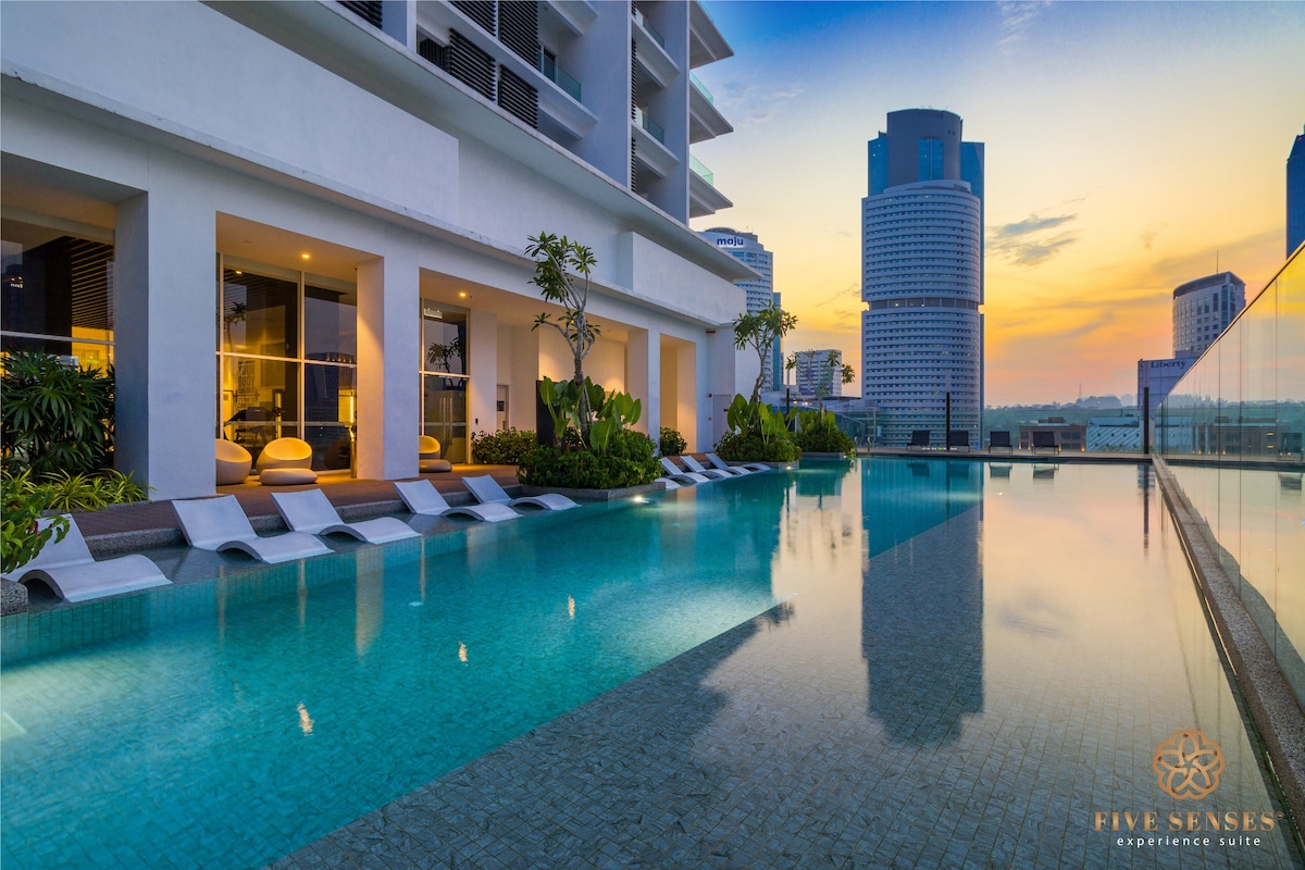 Signature Two Bedroom | Sunset View Swimming pool