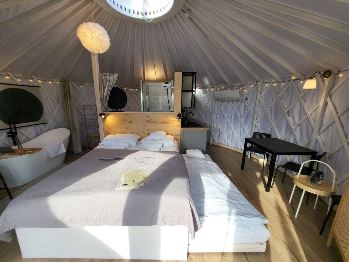 Izera Glamping Adults & Spa - yurt A4