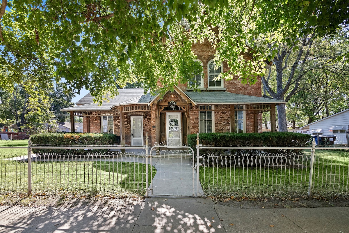 Historic North Lawrence Home