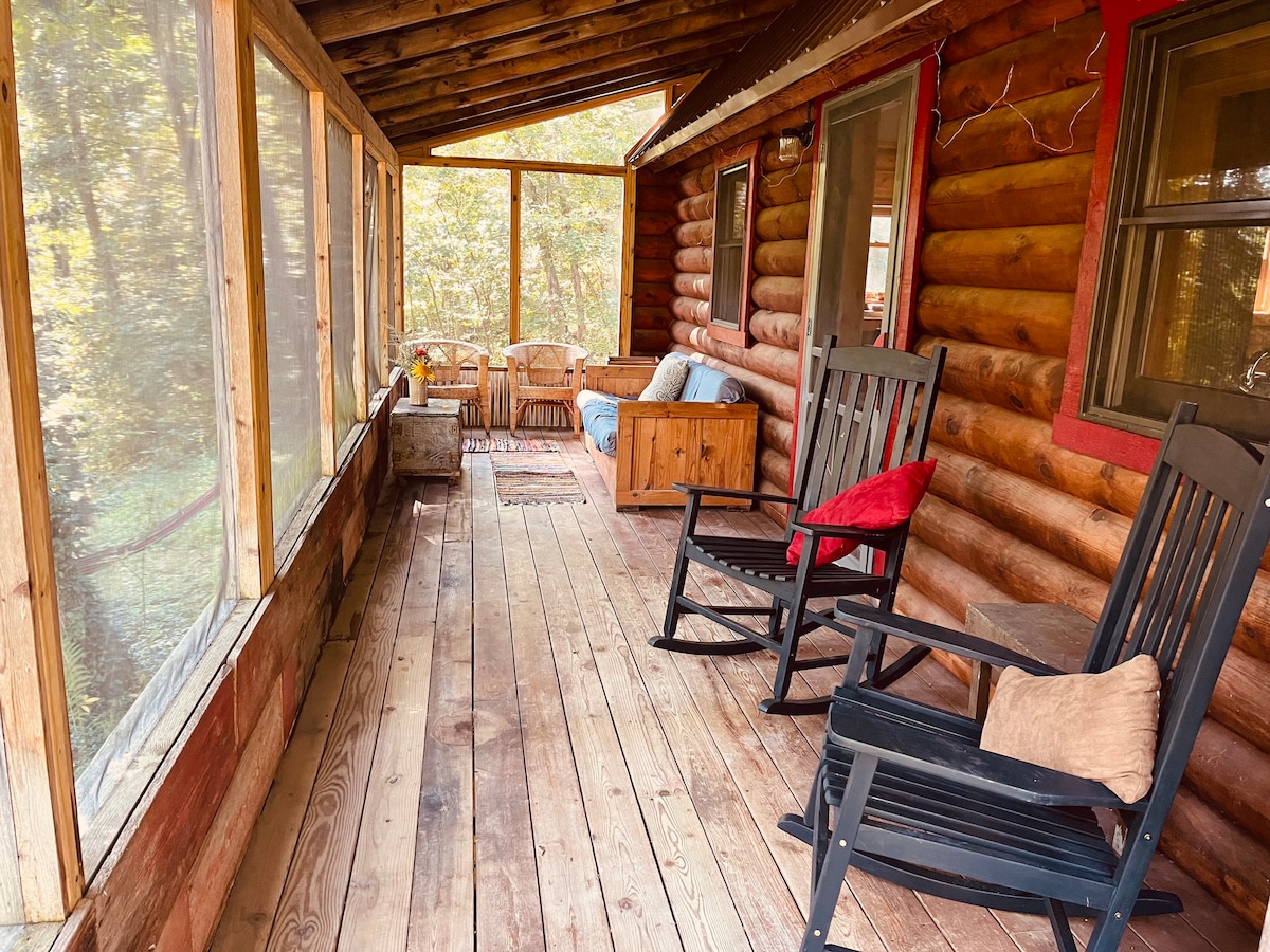 Earthal Cabin at Bear Creek