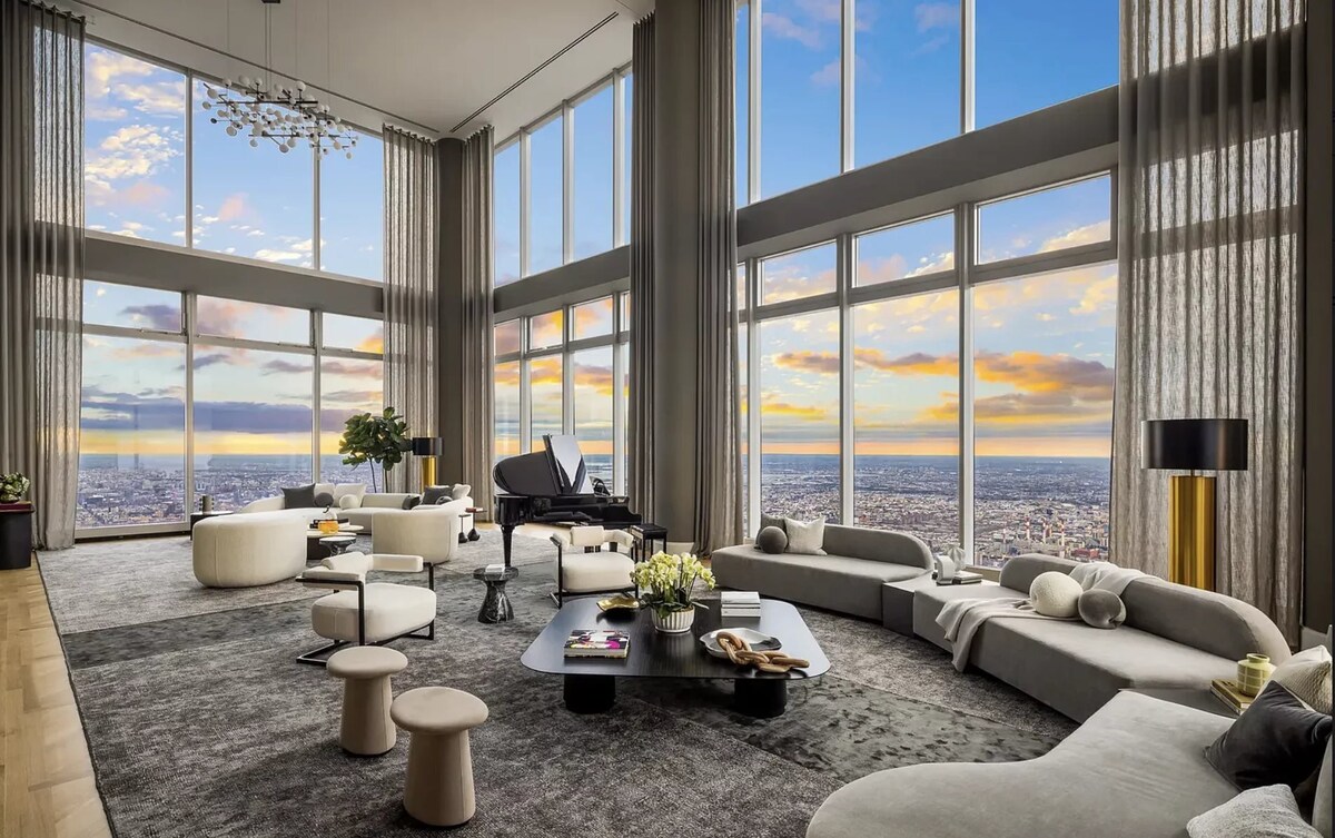 Luxurious Penthouse in the heart of the city