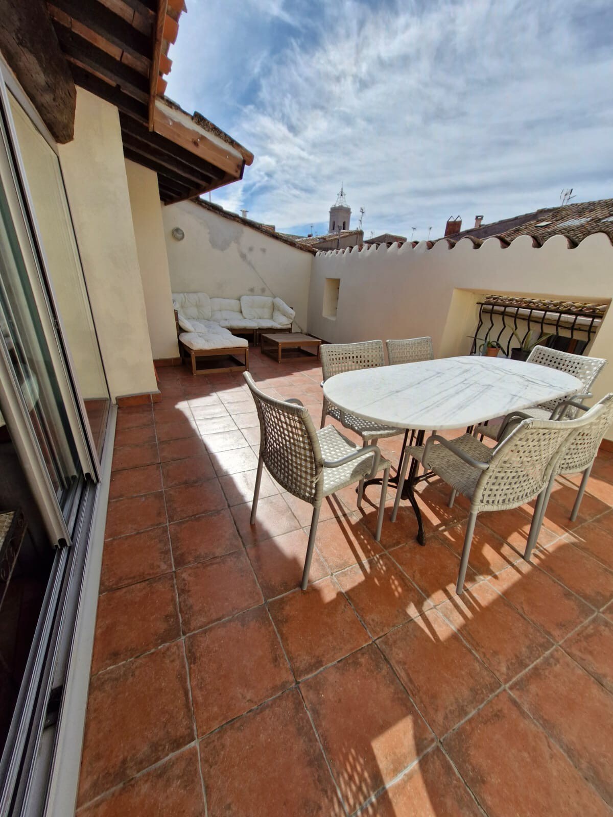 Maison en cœur de ville avec terrasse