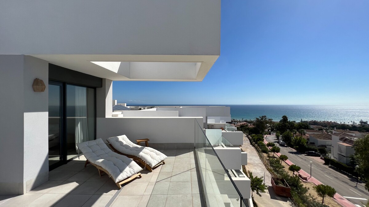 Pure South Penthouse Sea View