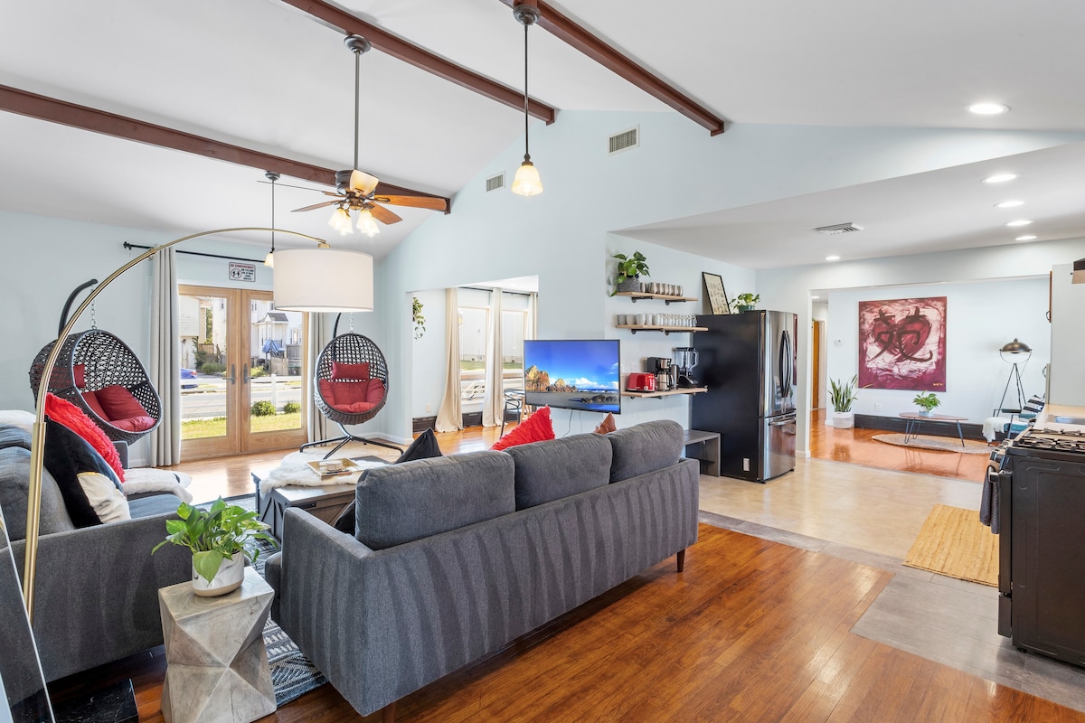 AC Beach Farmhouse Retreat - 5BD/2.5BA