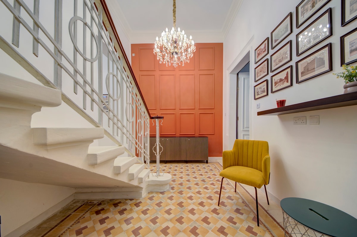 Casa Marie, Stay in a Traditional Corner Townhouse