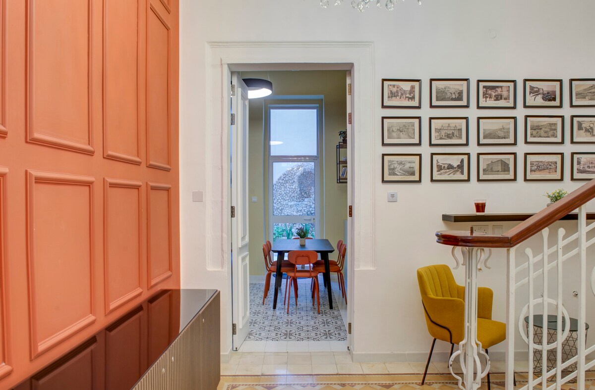 Casa Marie, Stay in a Traditional Corner Townhouse