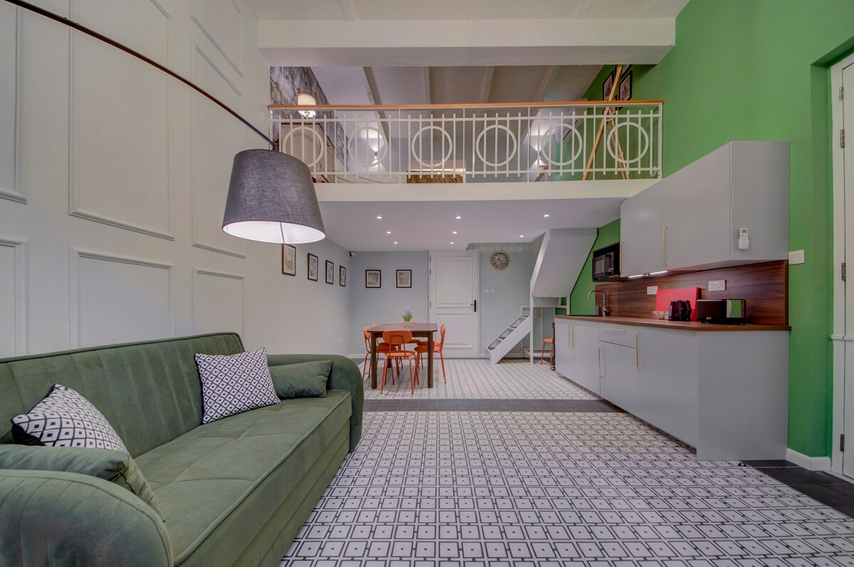 Casa Marie, Stay in a Traditional Corner Townhouse