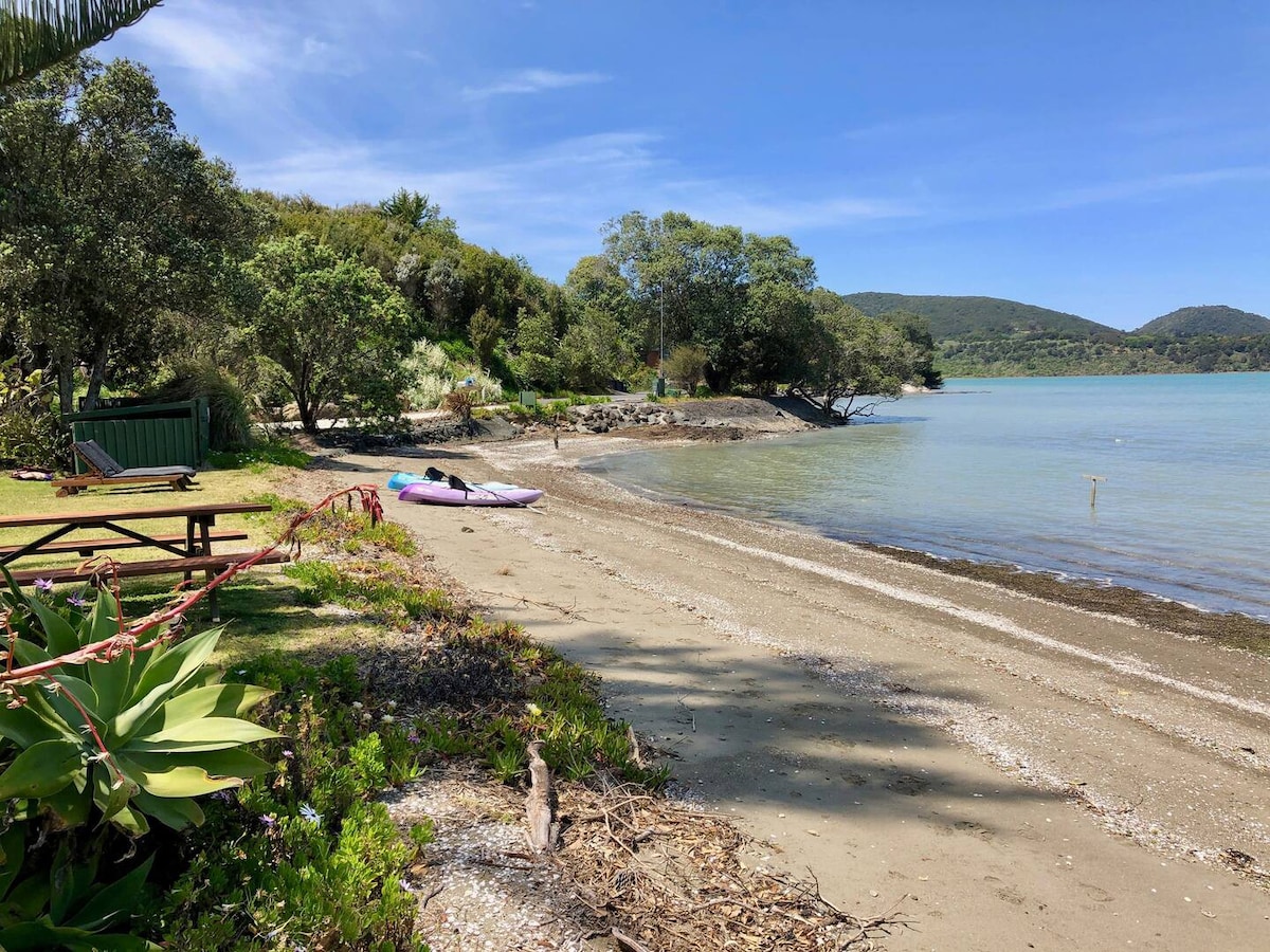 帕鲁阿湾（ Parua Bay ） Seaside Serenity