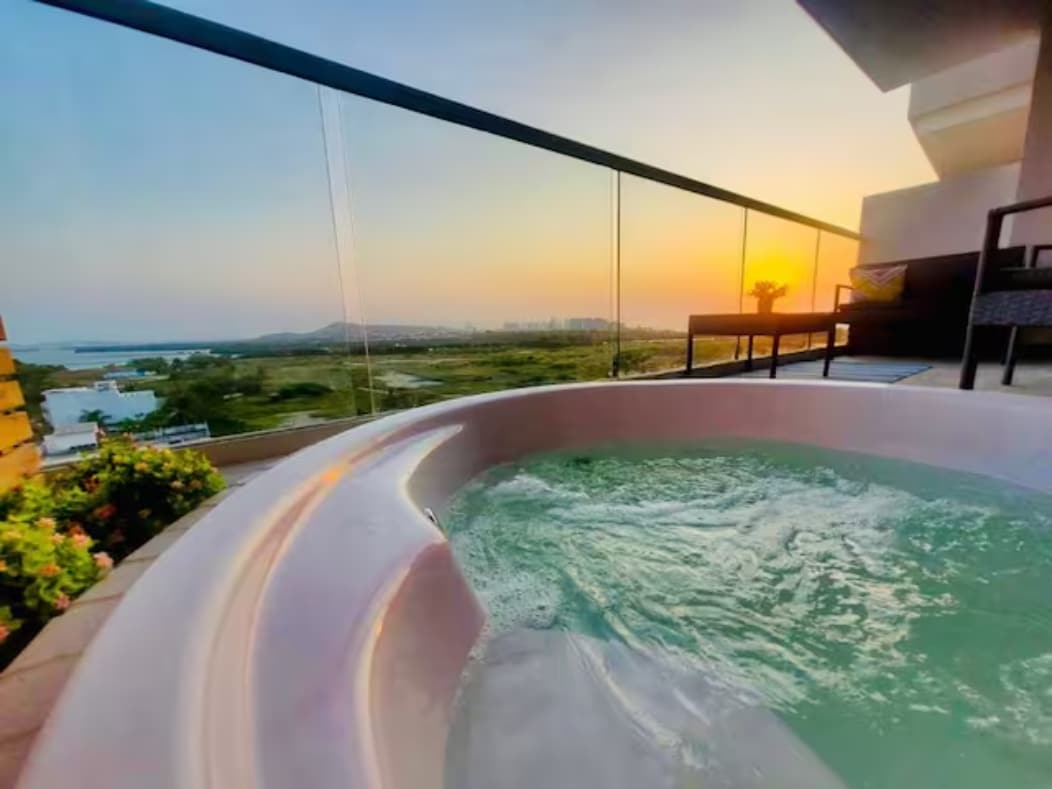 Luxury Loft private jacuzzy & sea view