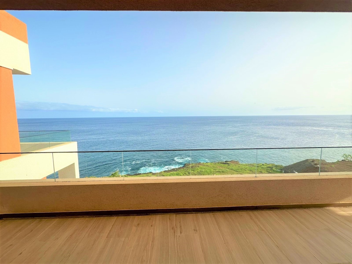 Ocean Mirror Apartment in Praia