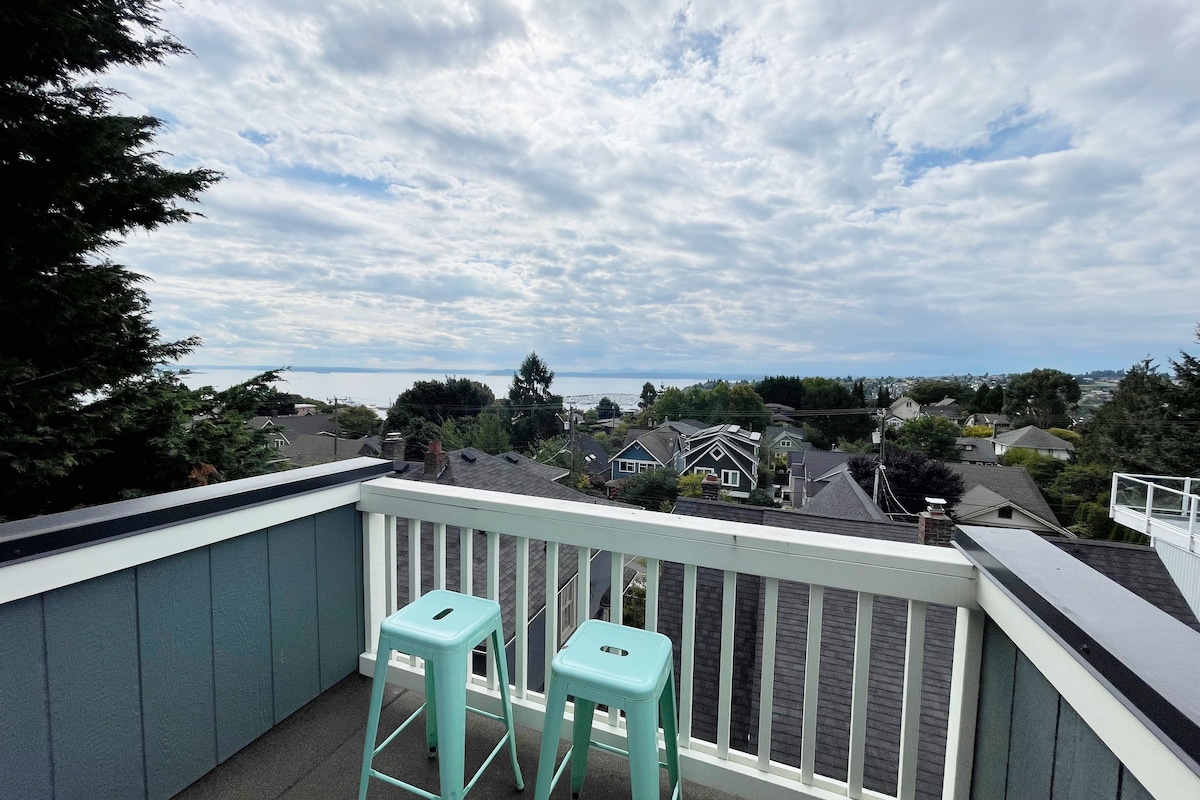LoftHouse on Queen Anne Rooftop Deck & Ocean View