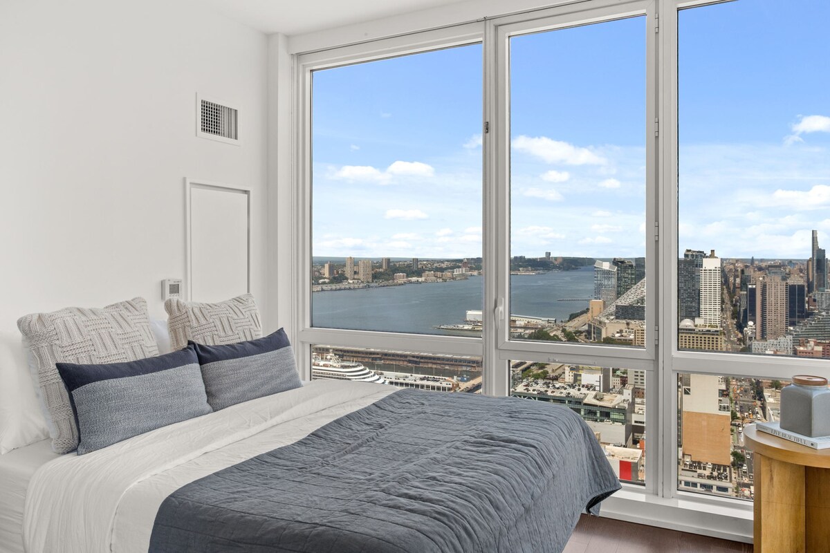 "Amazing 2bed's / stunning views to Empire State"