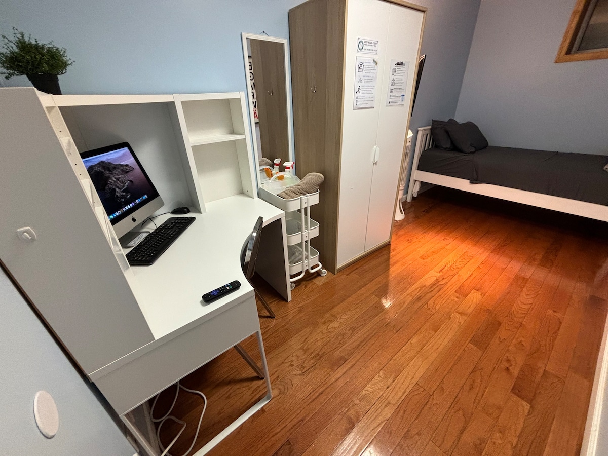 Summer CoLiving RM 4 | Center City