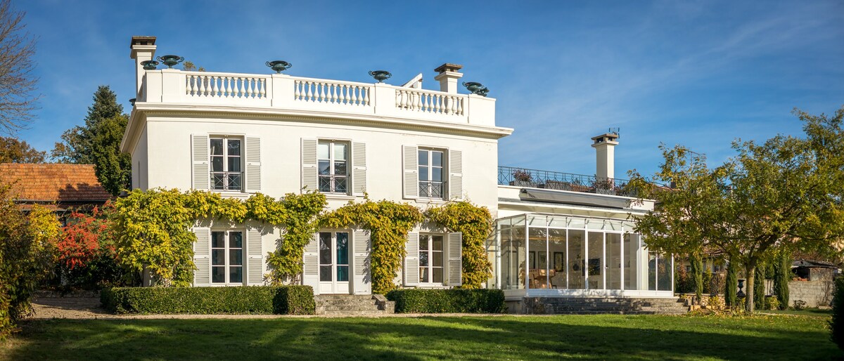 Le Pavillon de Chasse-Les Demoiselles in Versailles