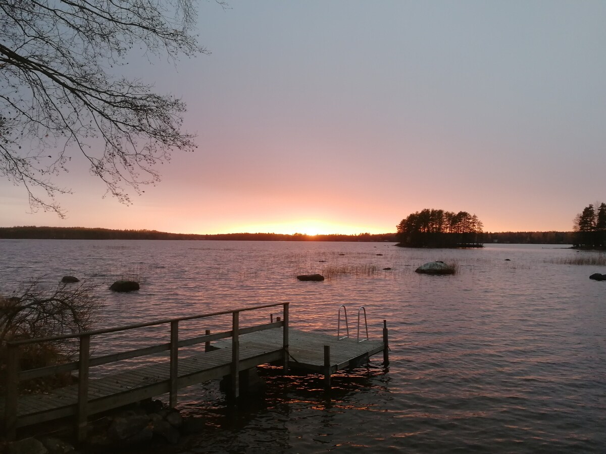 Järvenranta mökki