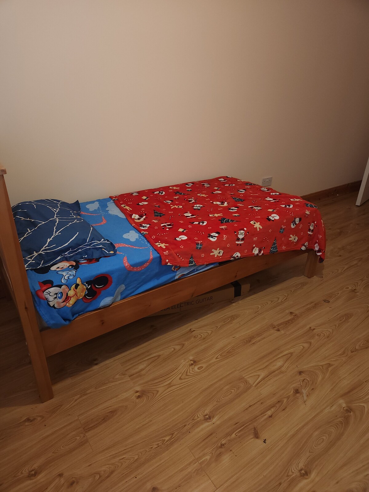 Single bedroom in town