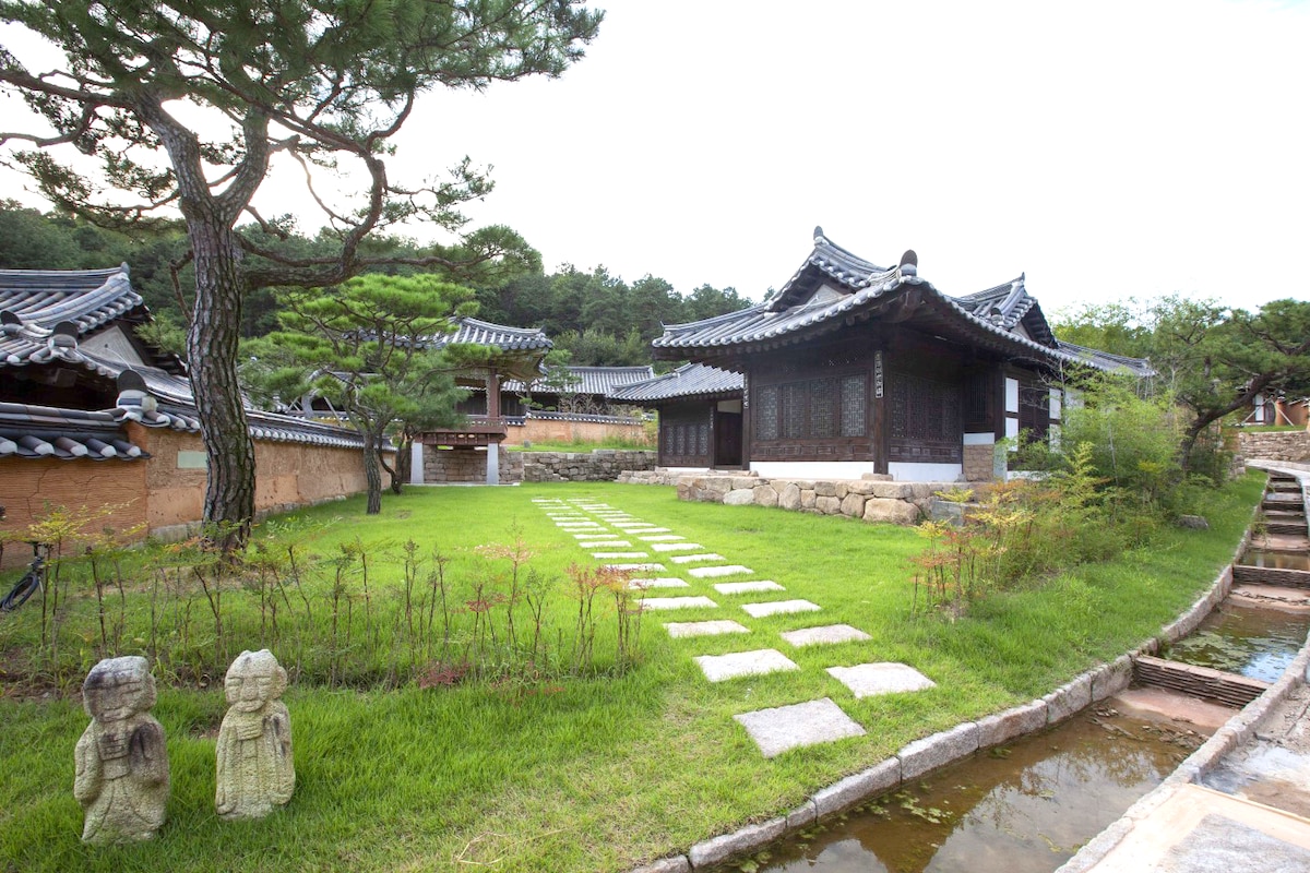 Rakkojae Hahoe Hanok Hotel - Main C. Deluxe Suite