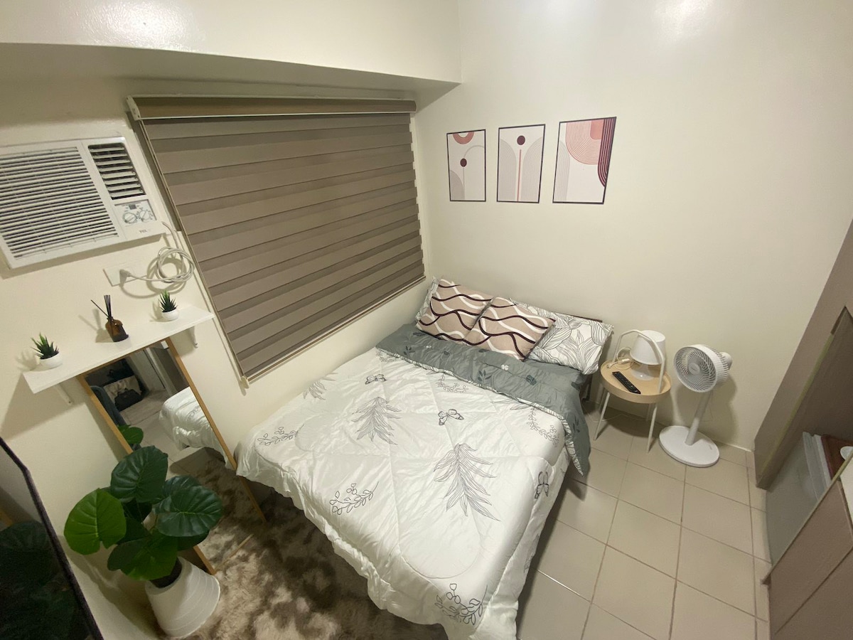 Studio Unit in EDSA Mandaluyong near MRT