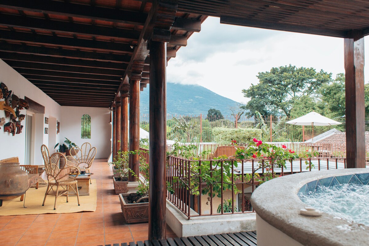 Casa Del Calvario, 3BR Villa in Antigua Guatemala