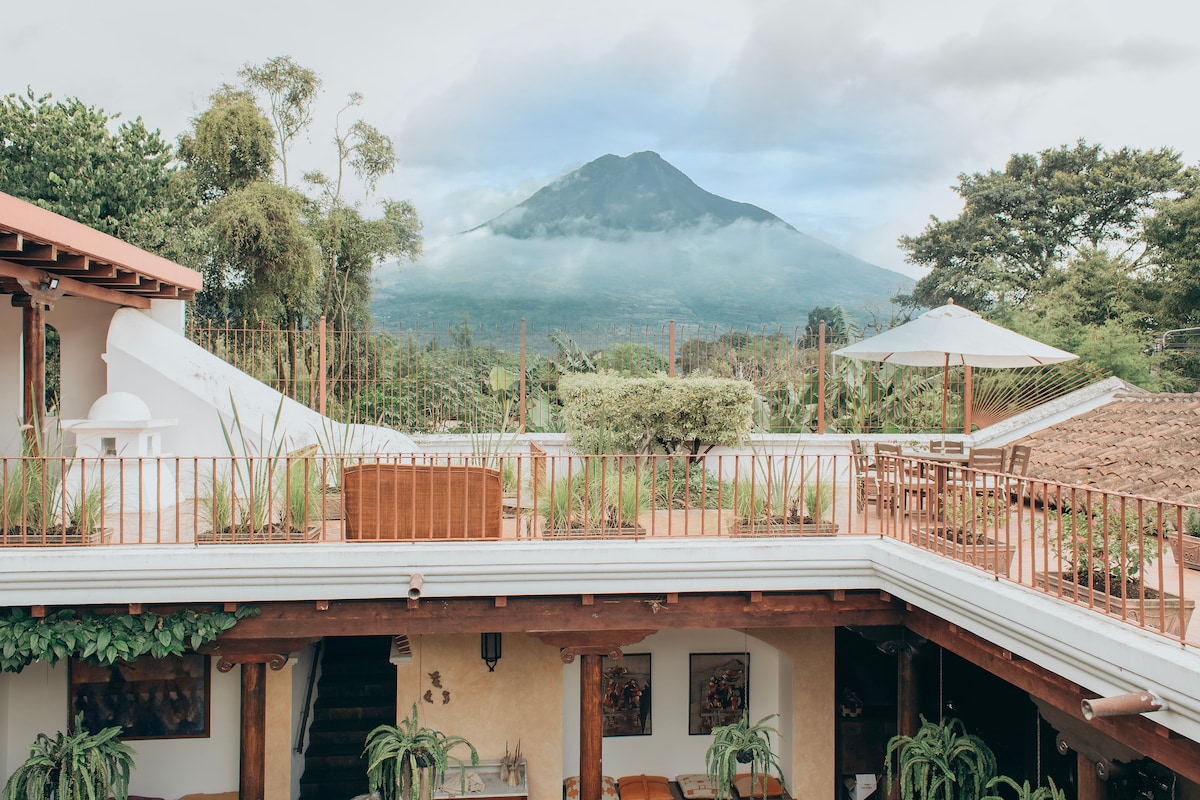 Casa Del Calvario, 3BR Villa in Antigua Guatemala