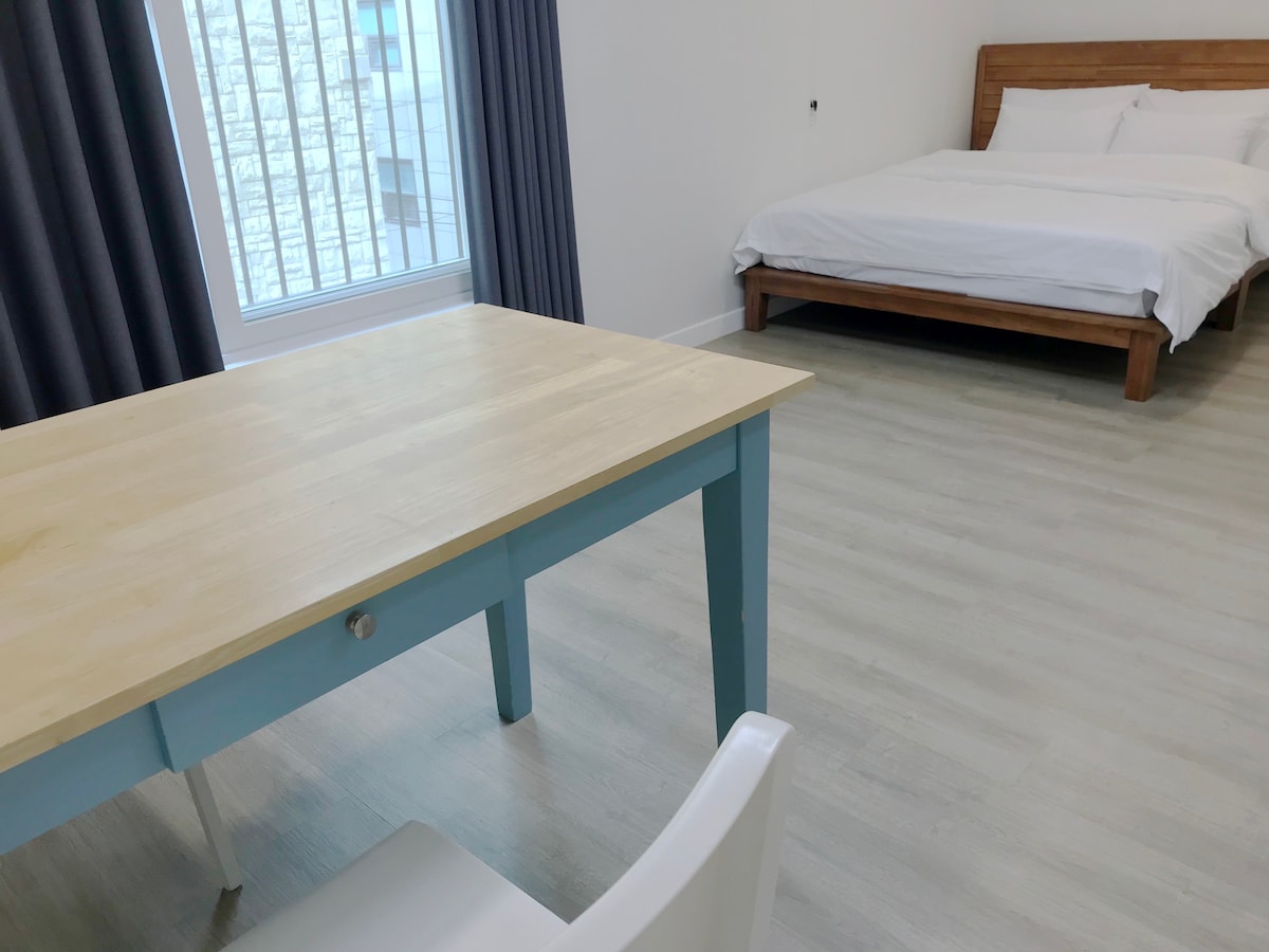 Clean studio/bath/elevtr/3min walk Hongik St