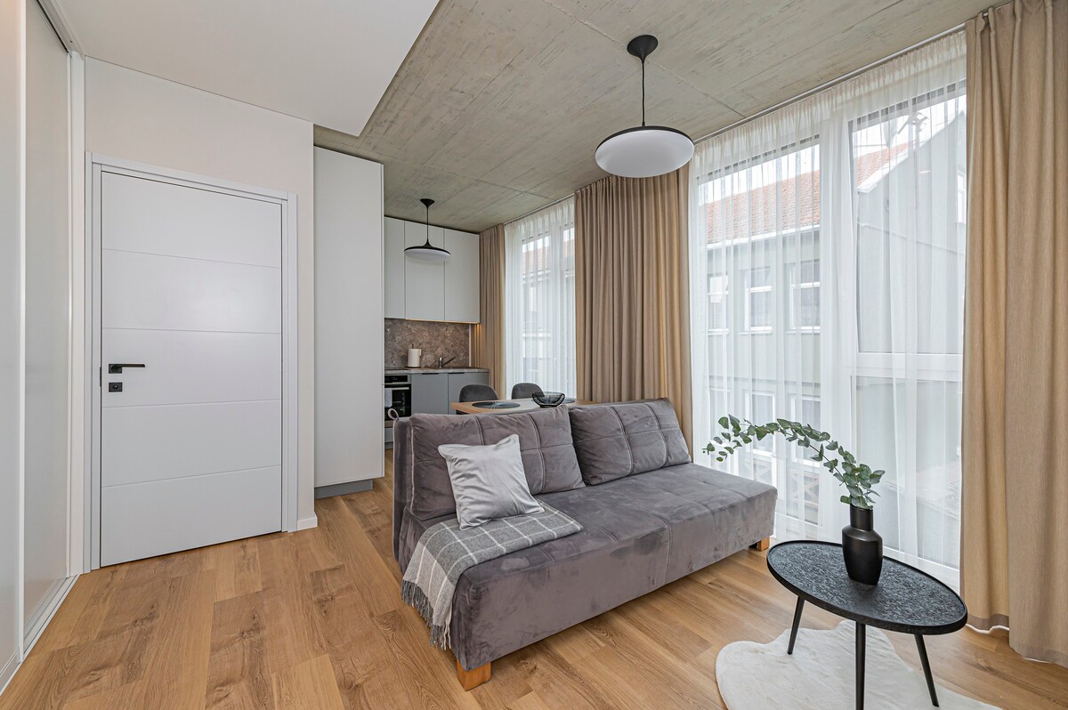 Comfortable 1 BD by Hostlovers