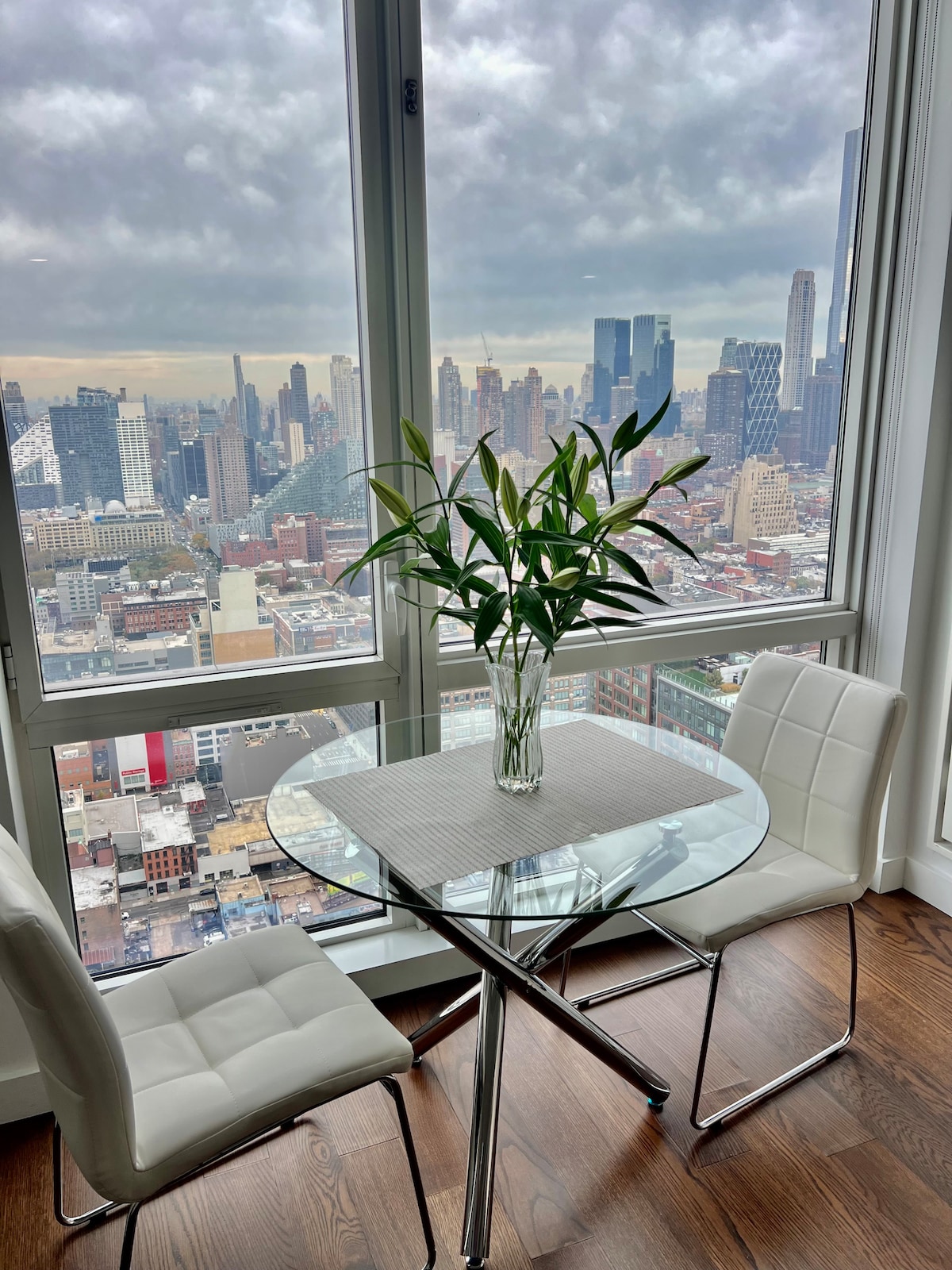 Luxury apt near Hudson Yards and Times Square