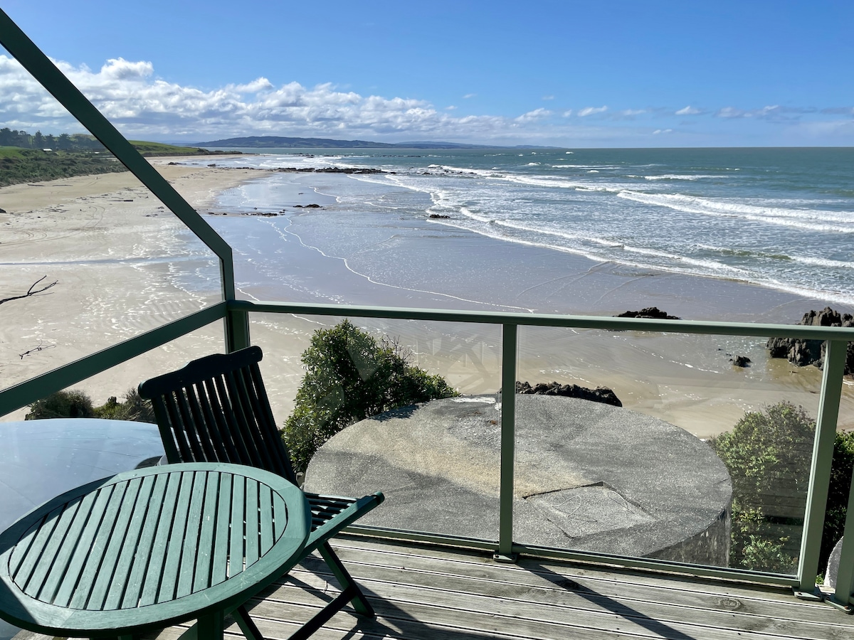 Nugget Point Beach Apartment