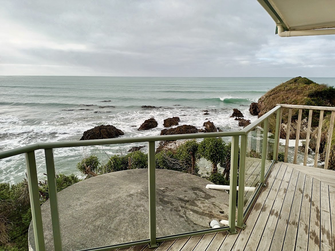 Nugget Point Beach Apartment