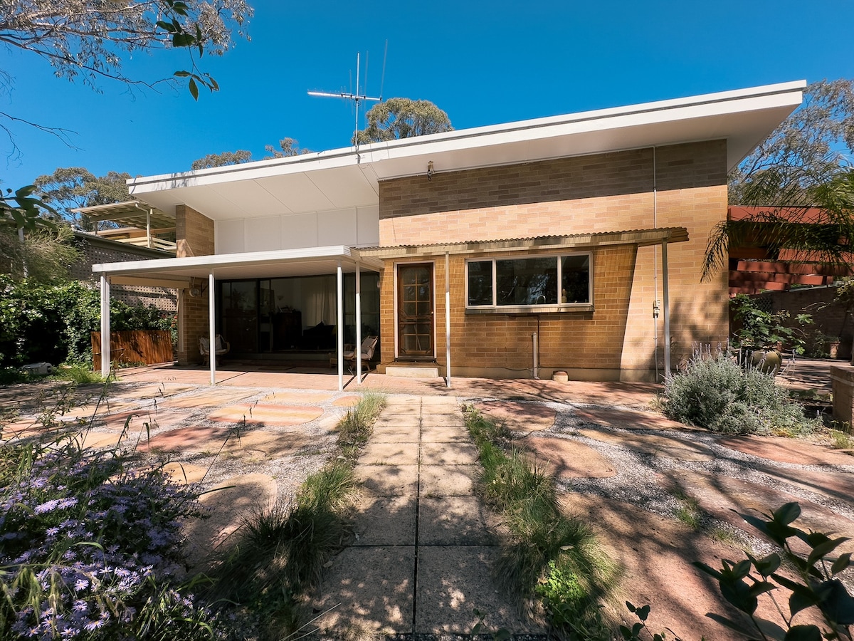 Mid-century bush sanctuary