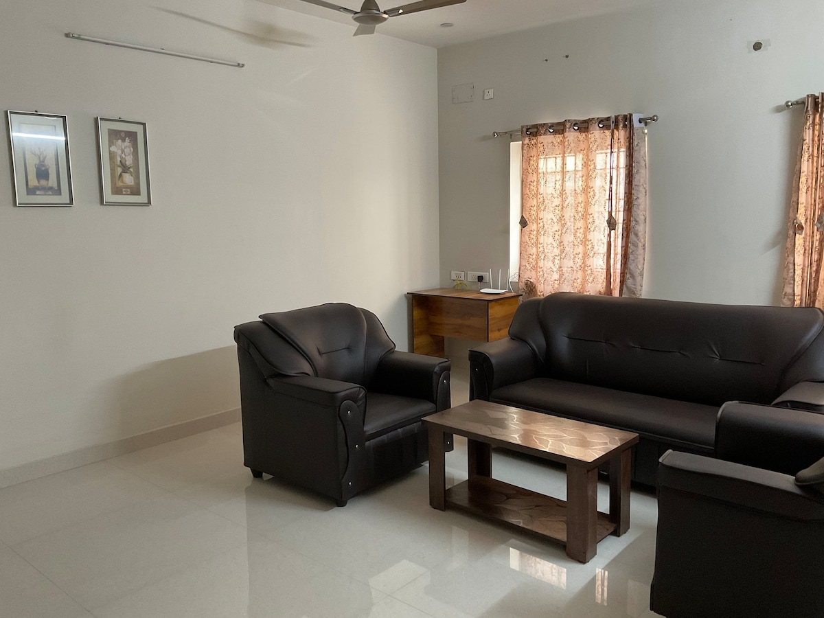 Shantham Service Apartments AC Rooms V10