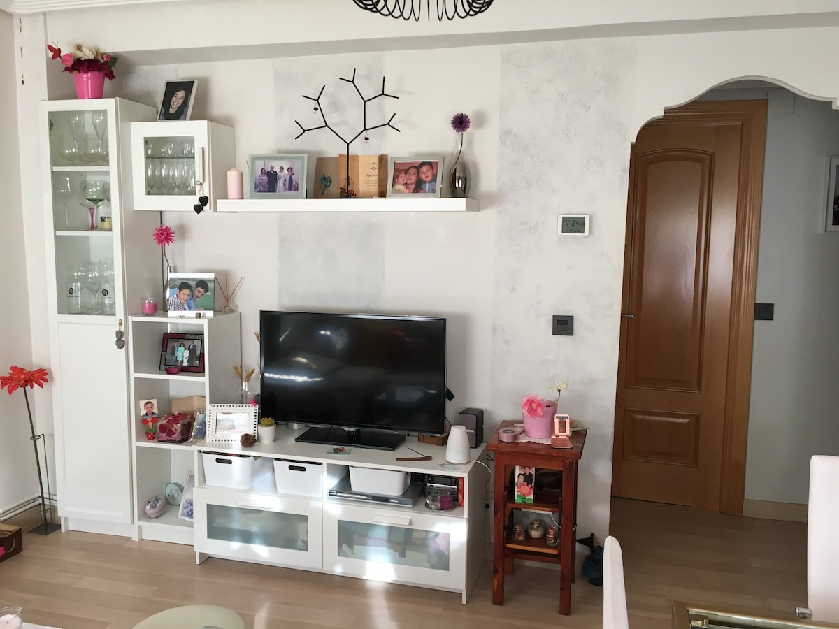 Habitación Acogedora para tu estancia en zaragoza