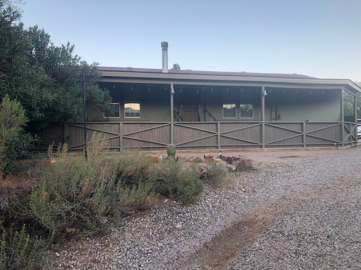 Secluded w/ views 4BD 2BA 1 acre