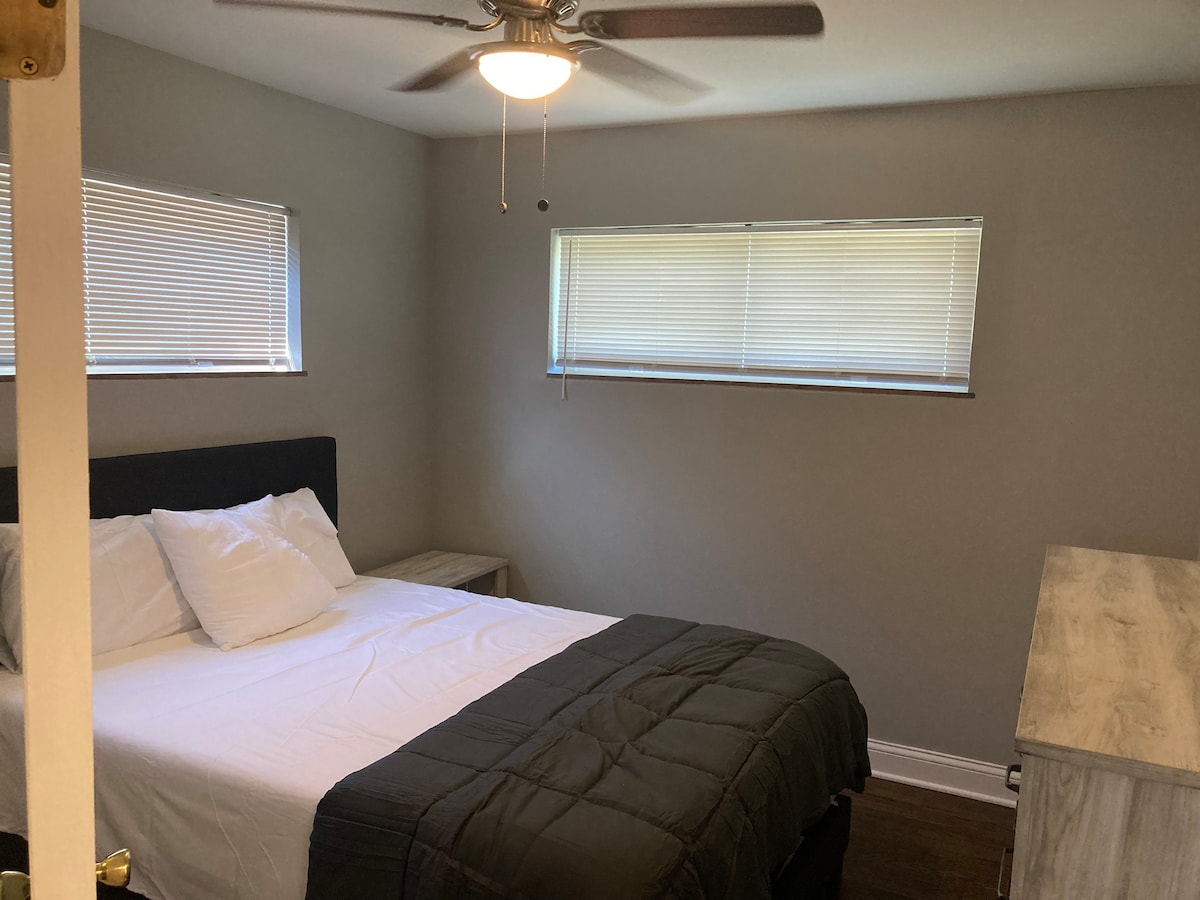 10 minutes from downtown, Clean fresh new an comfy