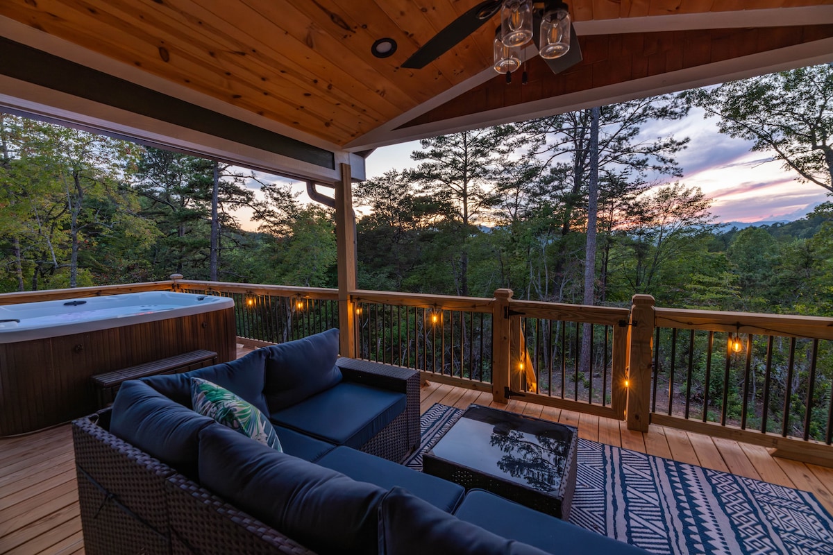 Entire Cozy Cabin w/ Hot Tub, Fireplace, Views
