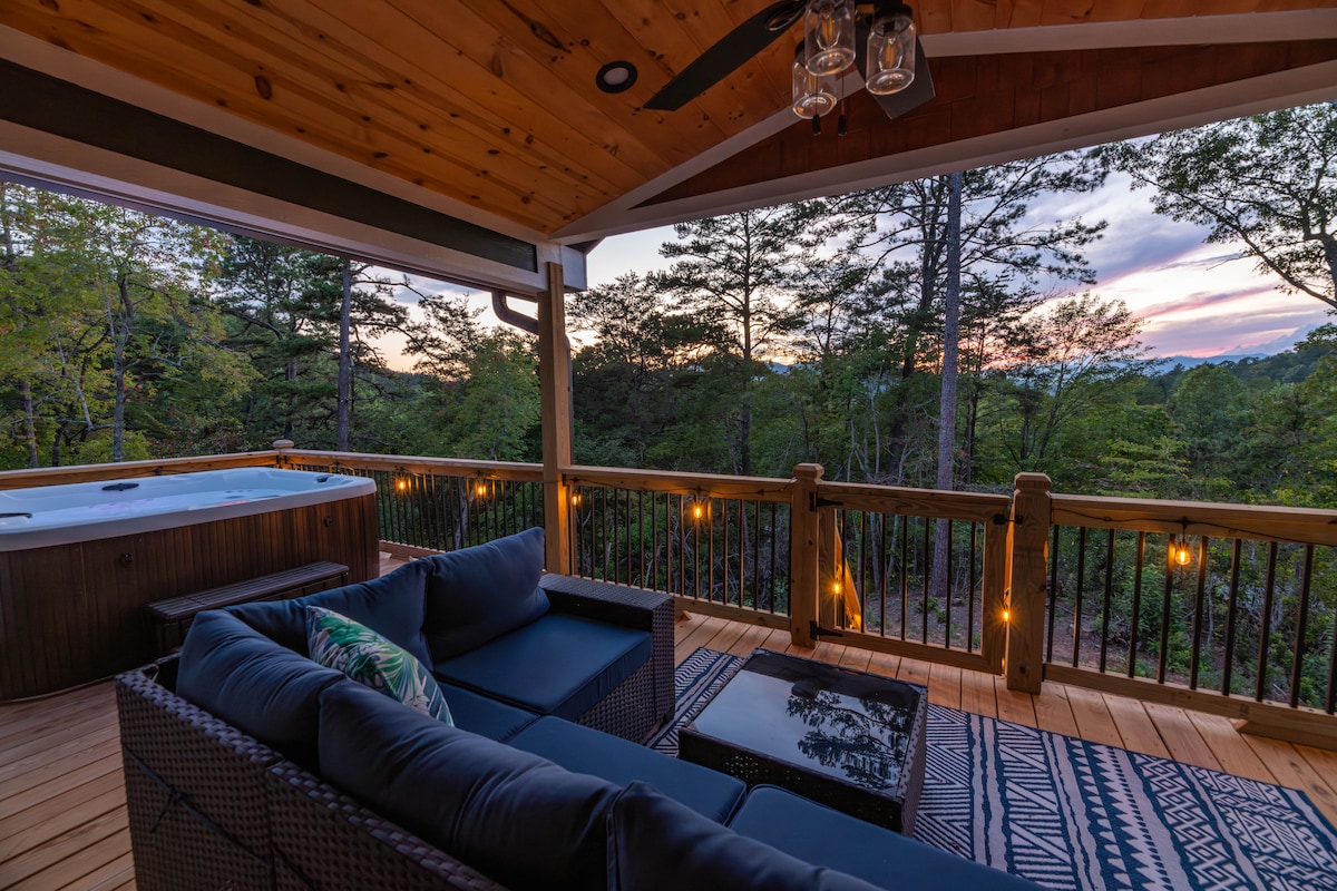 Entire Cozy Cabin w/ Hot Tub, Fireplace, Views