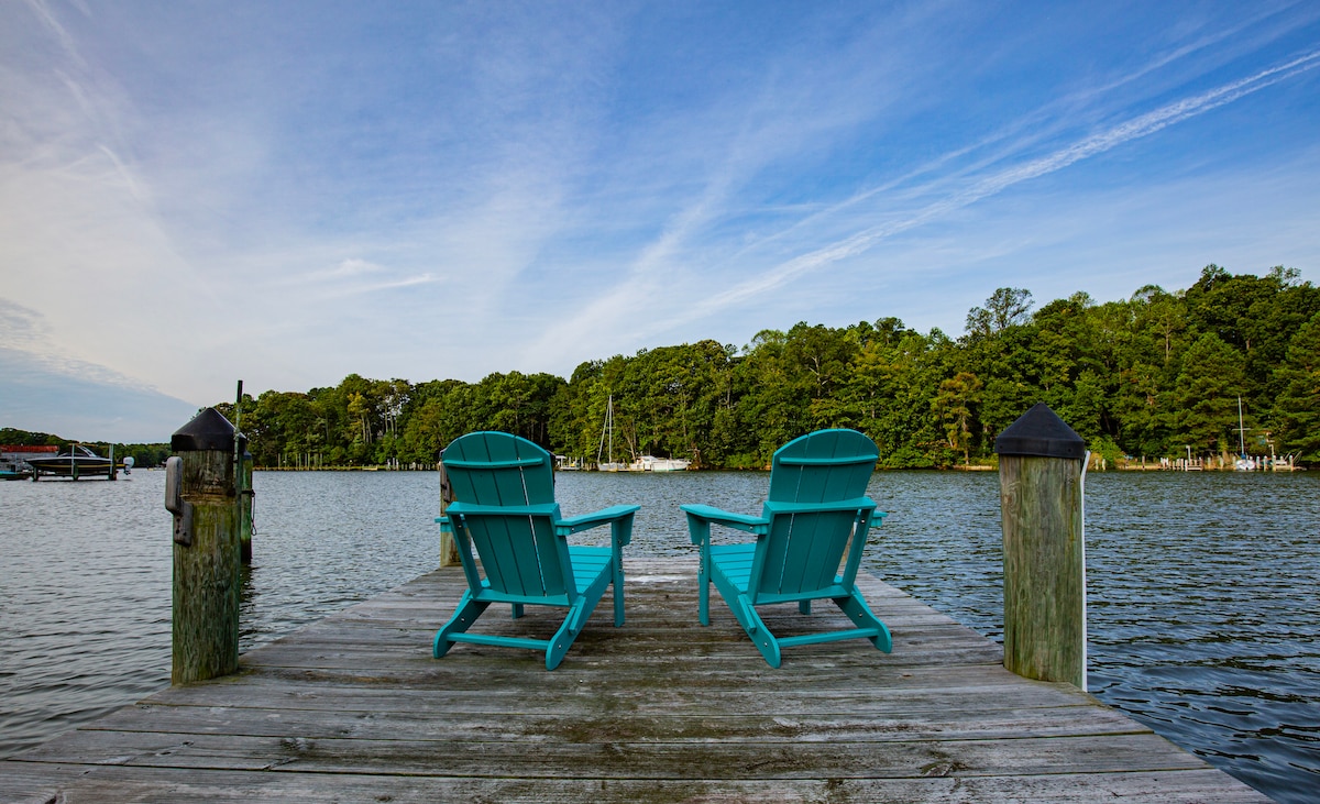 Charming Waterfront Retreat with Private Dock